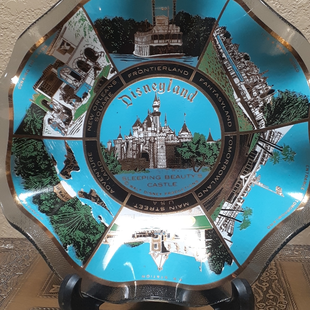 Disneyland vintage(1970's) plate